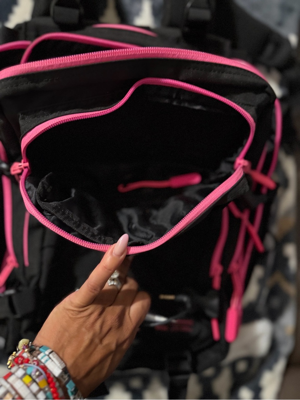 Wolfpak 25L Black & Pink Tactical Backpack - Trust Your Instincts - Picture 4 of 9